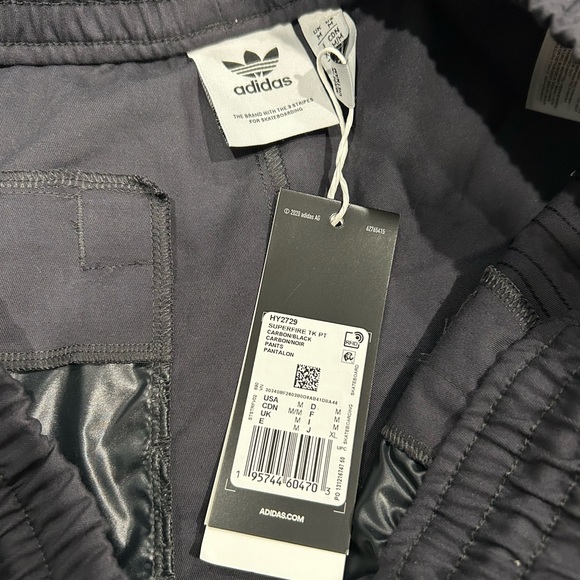 Adidas loose fit track pant - Picture 6 of 6